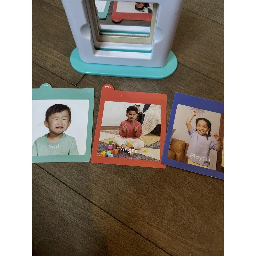Lovevery Feelings‎ Mirror & Emotion Cards Montessori Toddler Learning Toy Faces